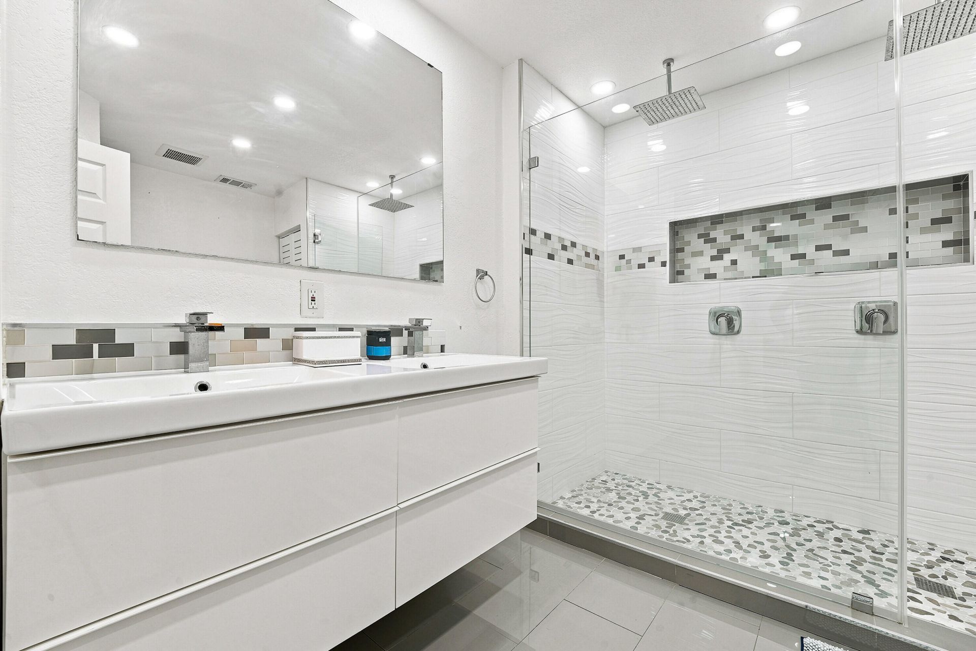 19242 NW 89th Avenue, Hialeah, FL 33018 Photo