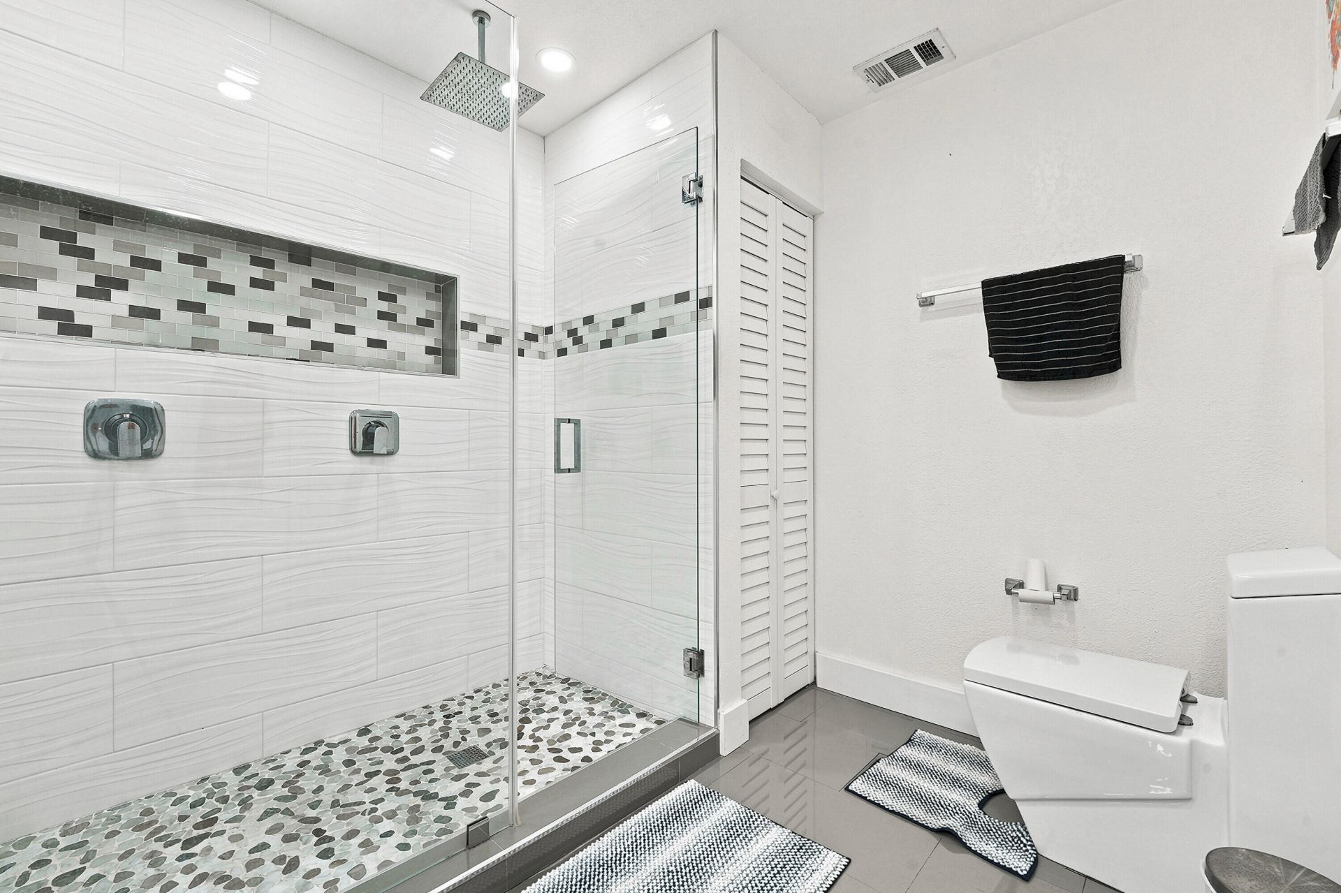 19242 NW 89th Avenue, Hialeah, FL 33018 Photo