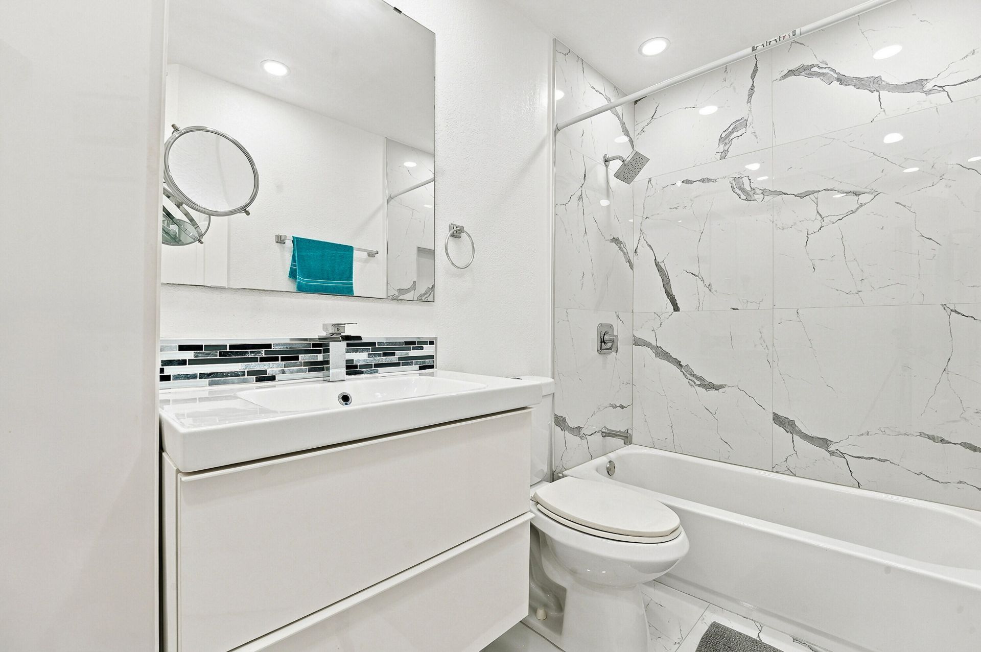 19242 NW 89th Avenue, Hialeah, FL 33018 Photo