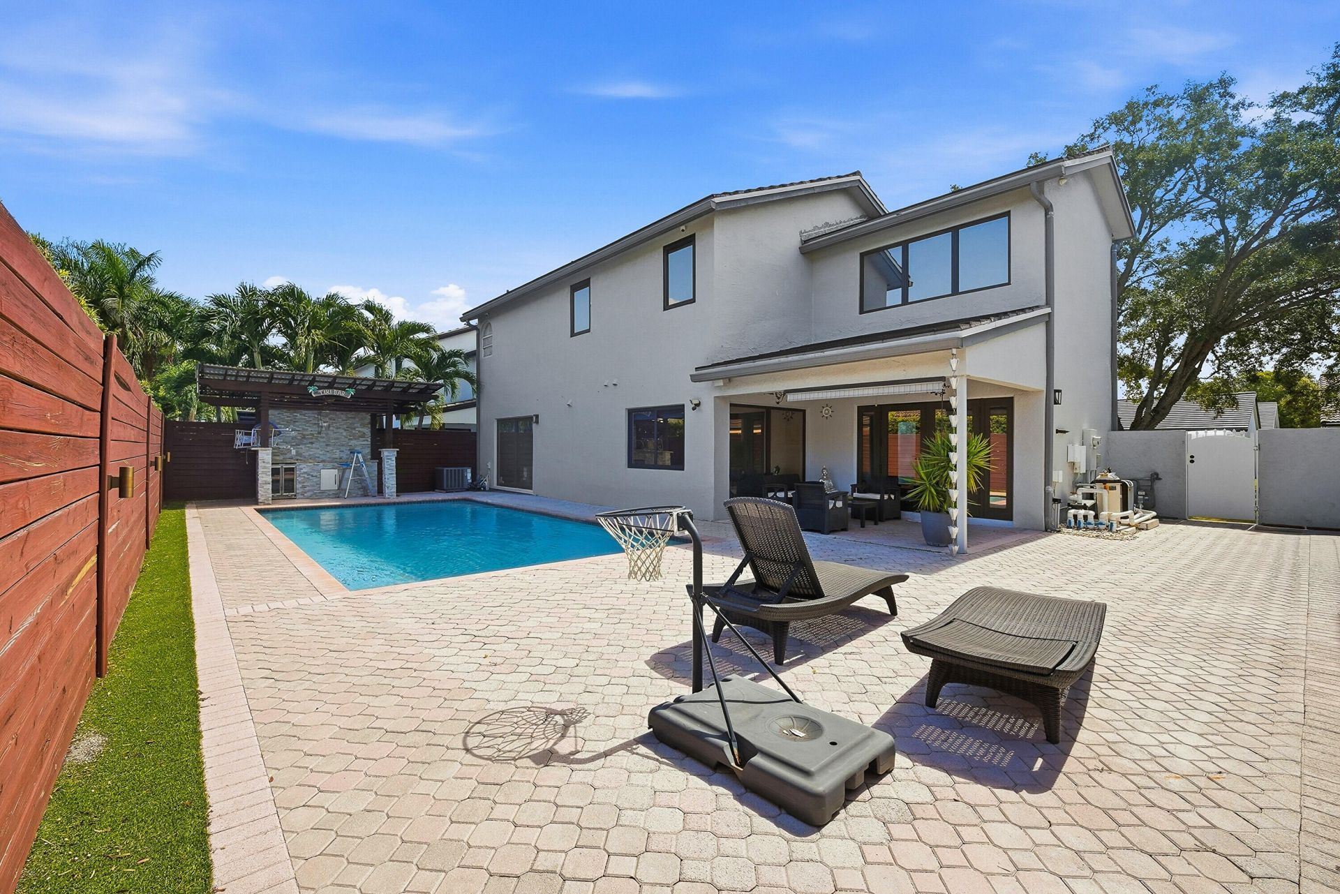 19242 NW 89th Avenue, Hialeah, FL 33018 Photo