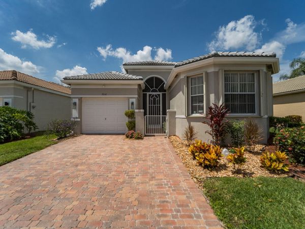 7216 Cataluna Circle, Delray Beach, FL 33446