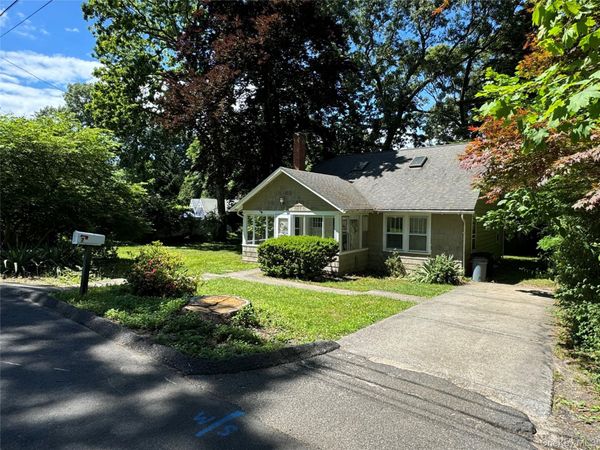 7 Chestnut Street , Stony Brook, NY 11790