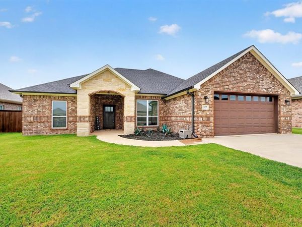 527 Limestone Circle, Mabank, TX 75147