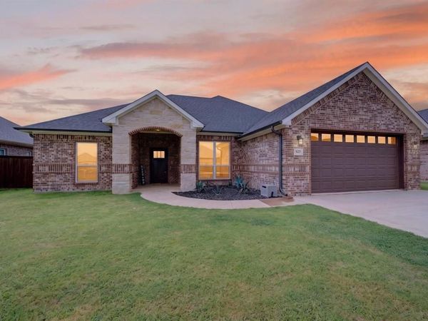 527 Limestone Circle , Mabank, TX 75147