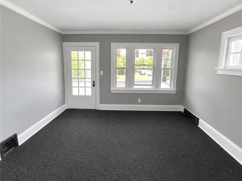 9901 Heath Avenue, Cleveland, OH 44104 Photo 17