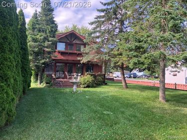 35754 Schmid Drive, New Baltimore, MI 48047