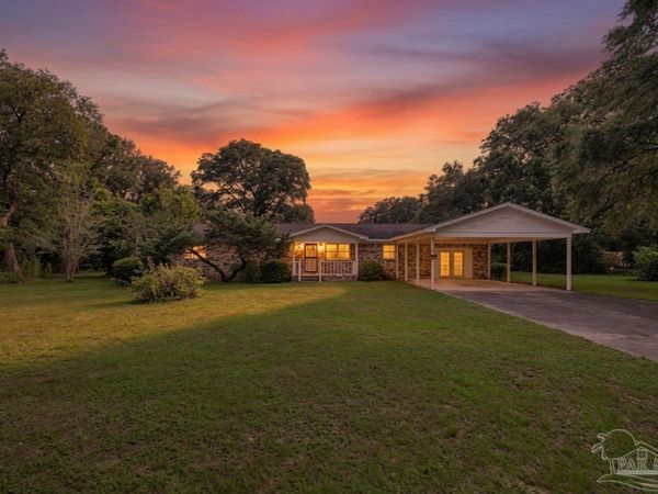 4808 Friendly St, Pace, FL 32571