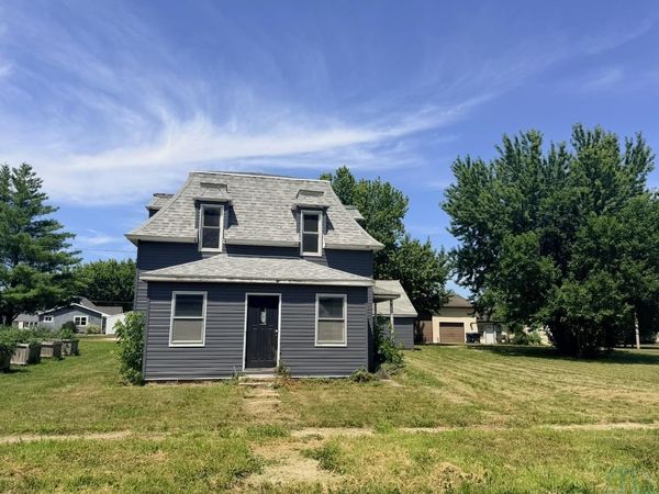 206 W 2ND ST, Calumet, IA 51009