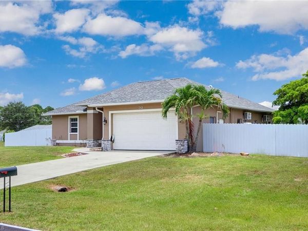 32 Wilmington PKWY , CAPE CORAL, FL 33993