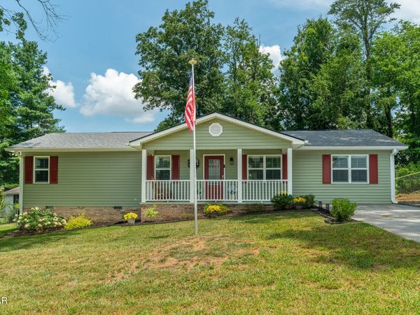 2360 Pinewood Drive, Maryville, TN 37803
