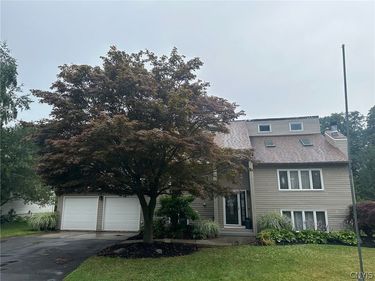 412 Weatheridge Drive, Camillus, NY 13031