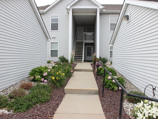 1774 Weatherstone Drive, Ann Arbor, MI 48108