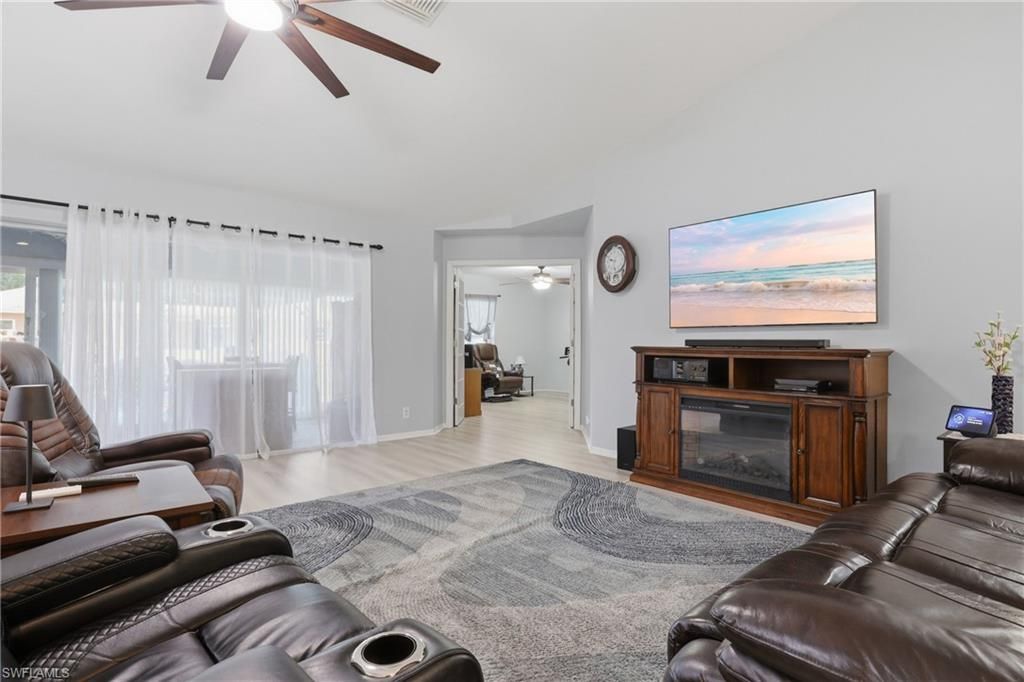 404 Parkdale Blvd, Lehigh Acres, FL 33974 Photo