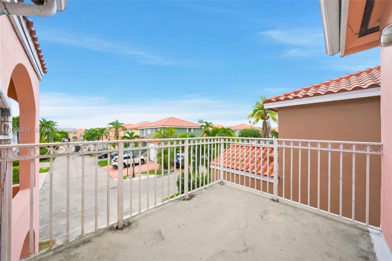 8684 NW 1st St, Miami, FL 33126 Photo