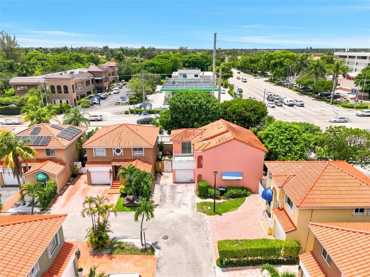 8684 NW 1st St, Miami, FL 33126 Photo