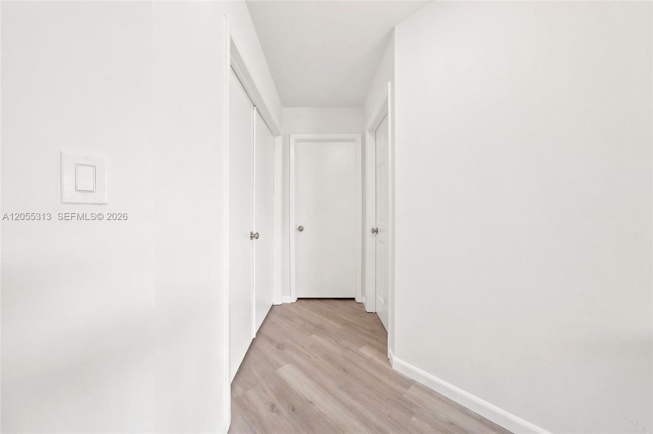 8684 NW 1st St, Miami, FL 33126 Photo