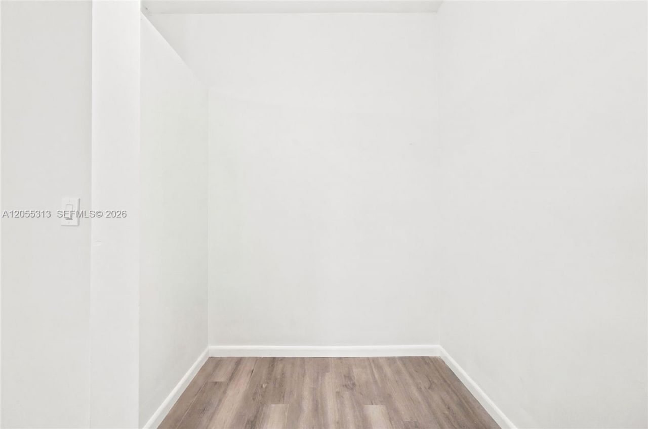8684 NW 1st St, Miami, FL 33126 Photo