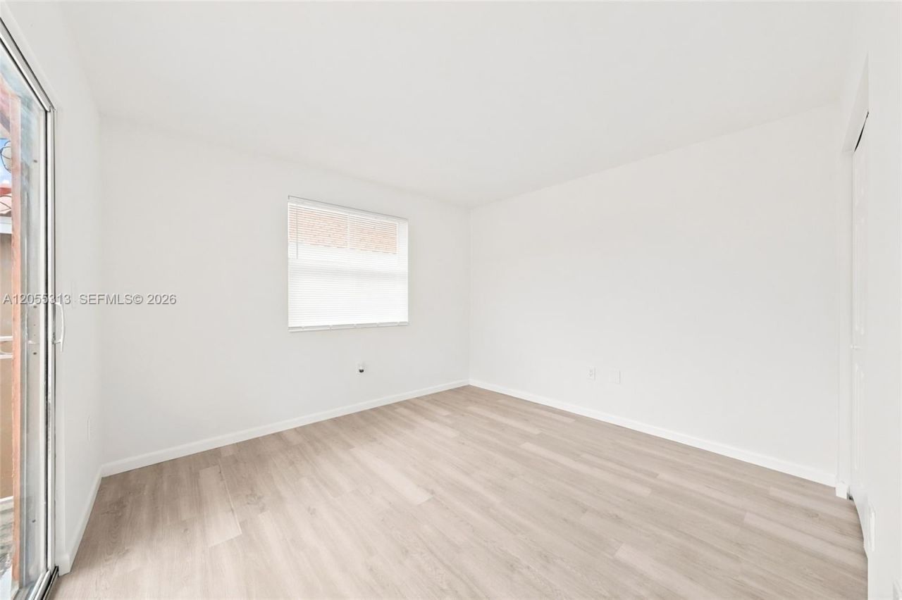 8684 NW 1st St, Miami, FL 33126 Photo