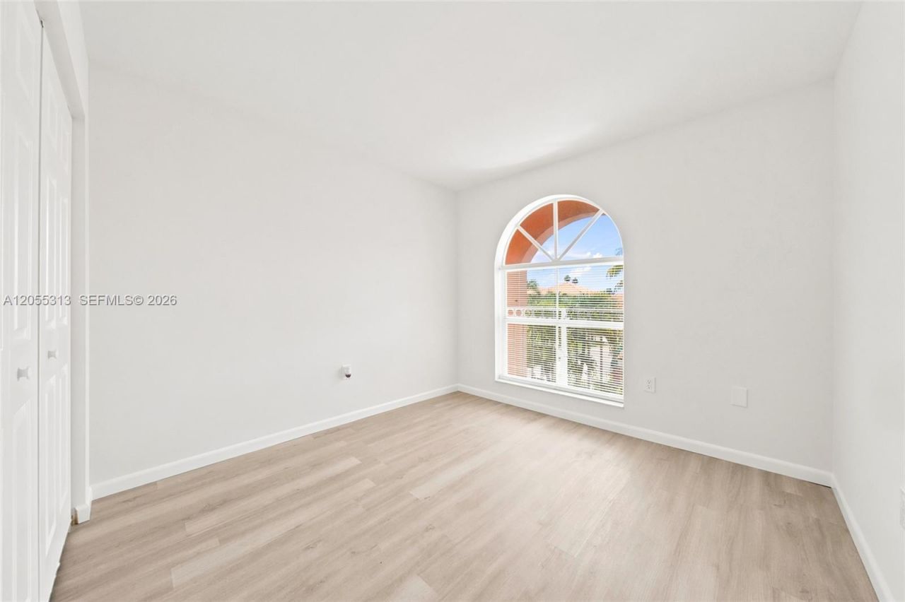 8684 NW 1st St, Miami, FL 33126 Photo
