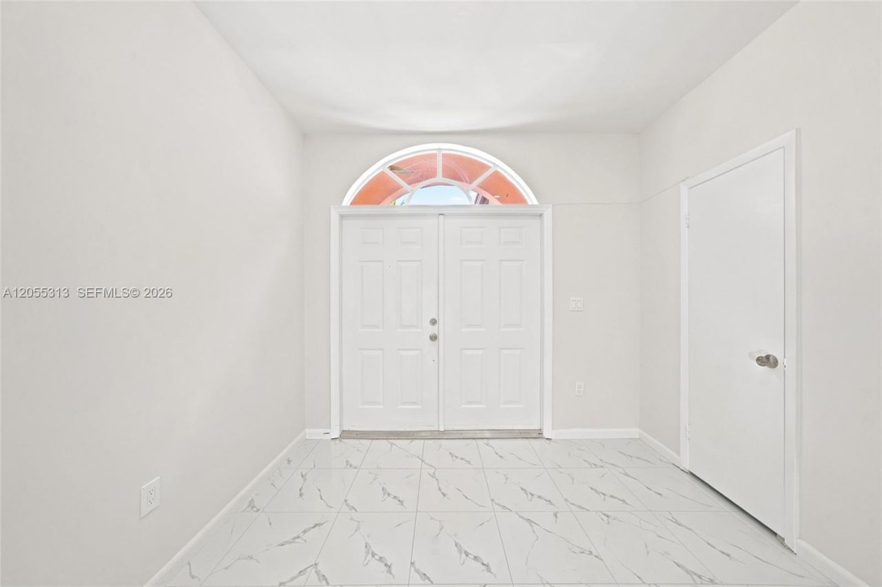8684 NW 1st St, Miami, FL 33126 Photo