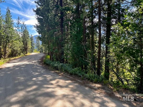 459 Collier View, Cascade, ID 83611