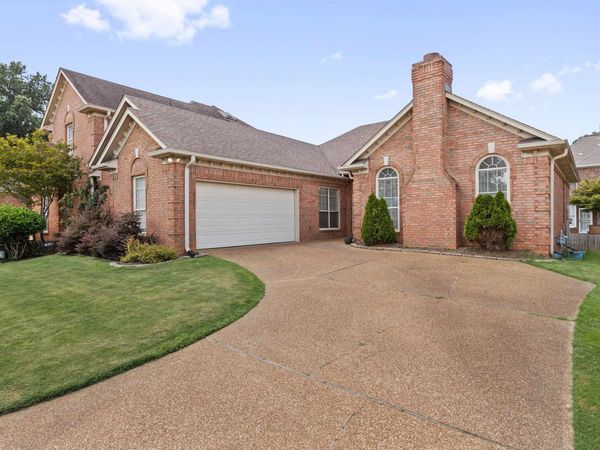 1833 W PHEASANT ACRE LN, Memphis, TN 38016
