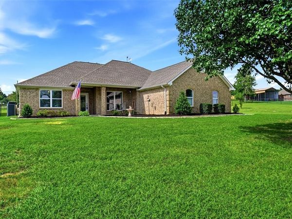 114 Bolivar Drive , Weatherford, TX 76085