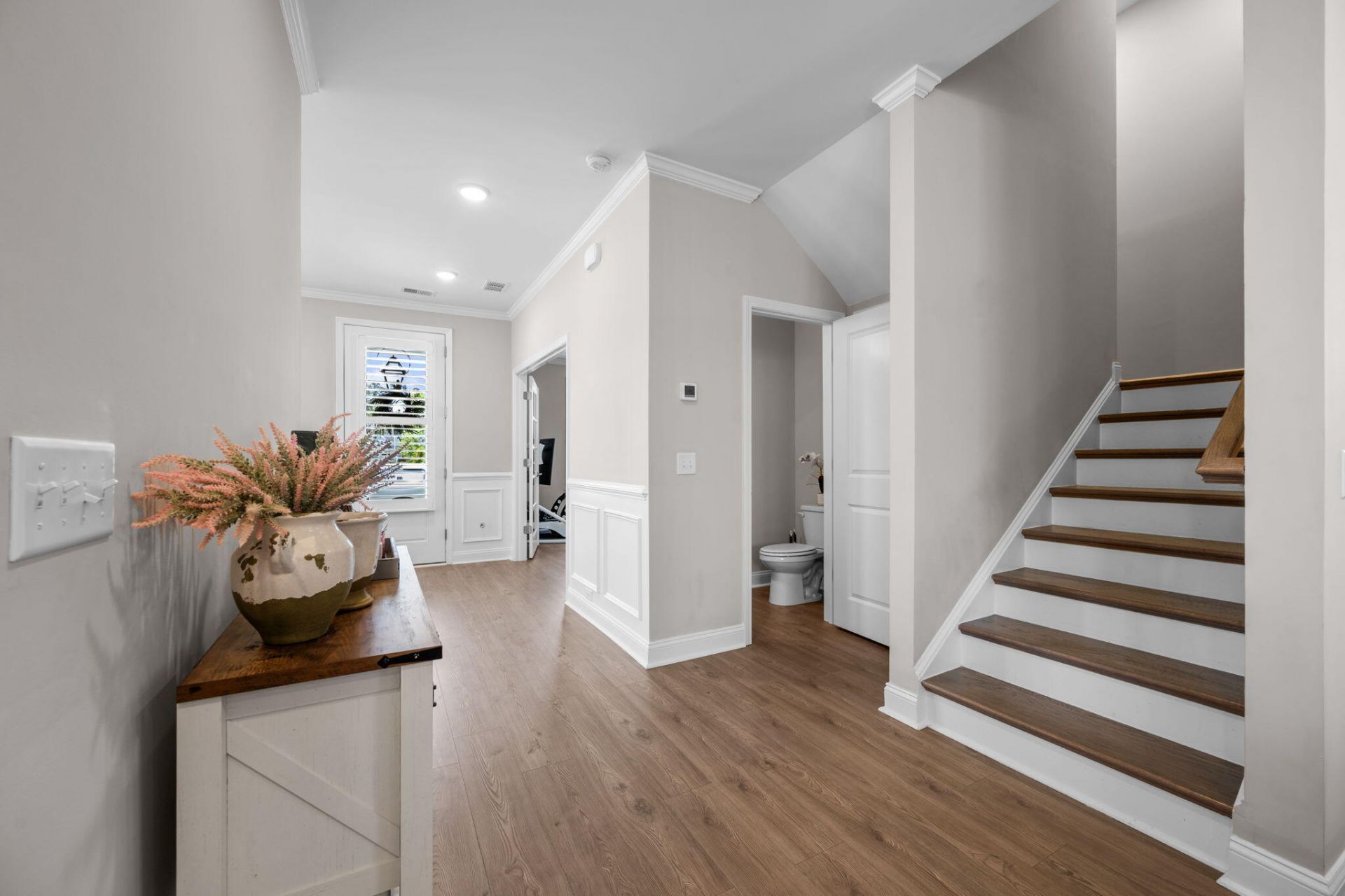 670 Blueway Avenue Photo 23
