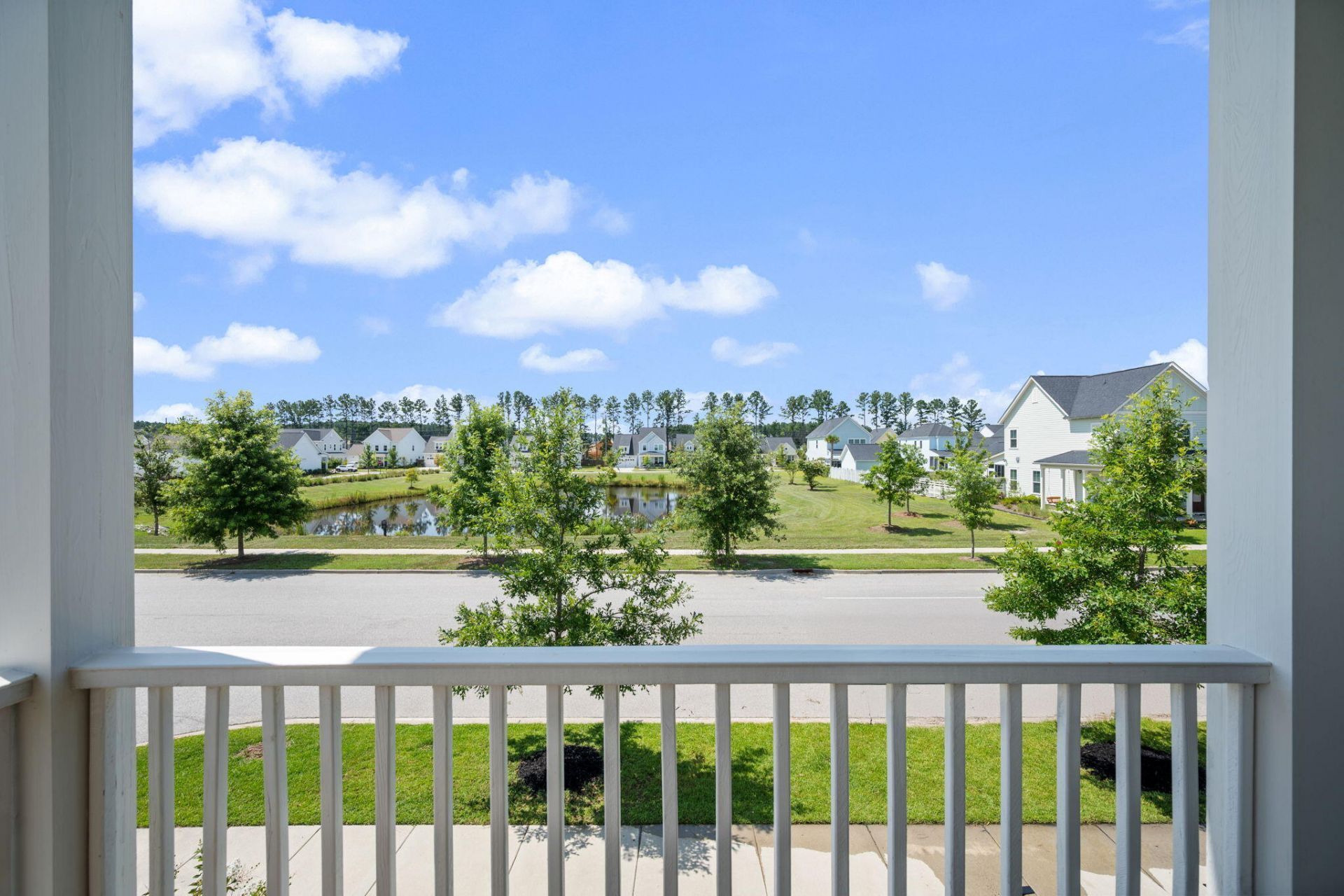 670 Blueway Avenue Photo 32