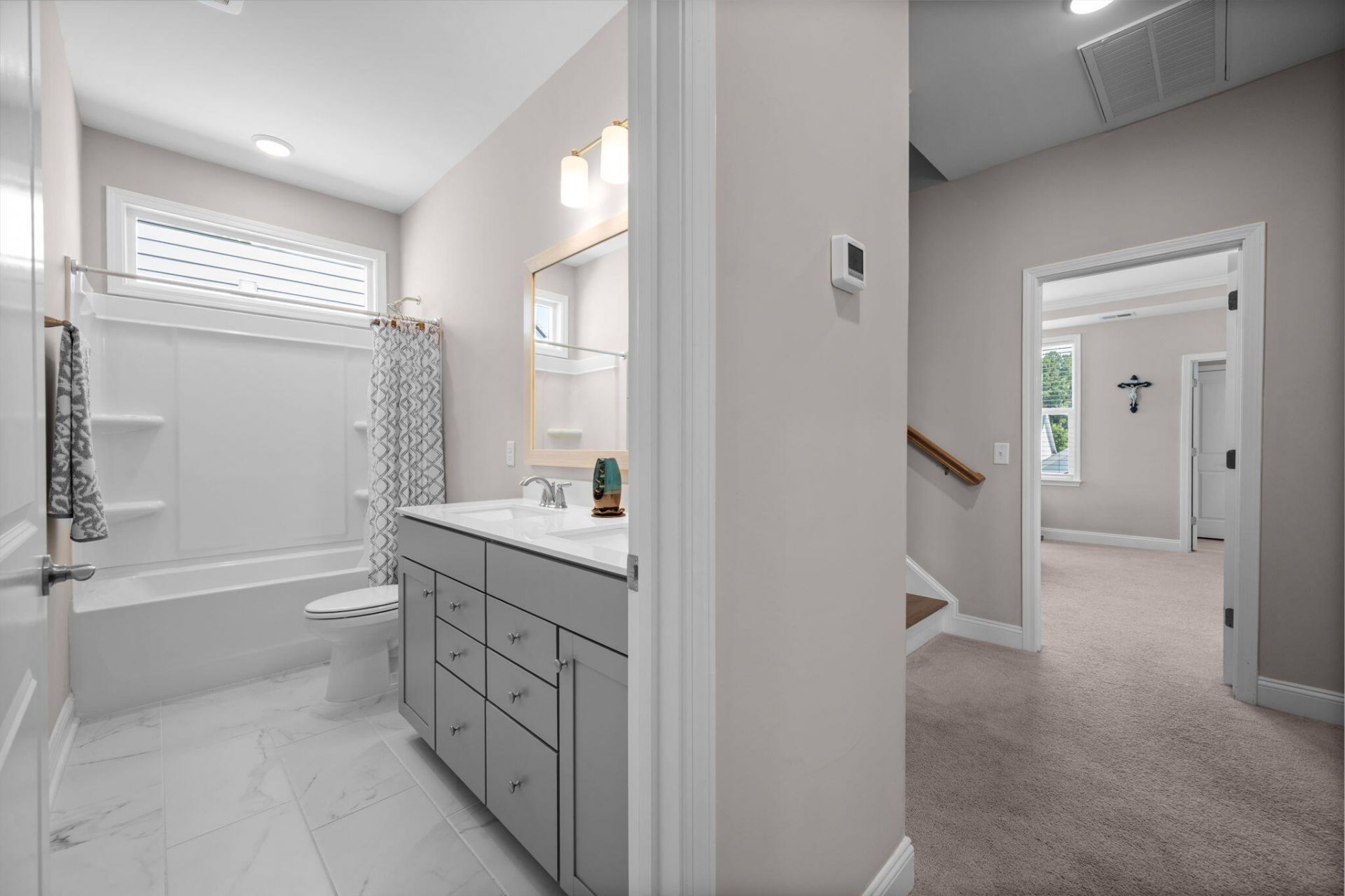 670 Blueway Avenue Photo 33