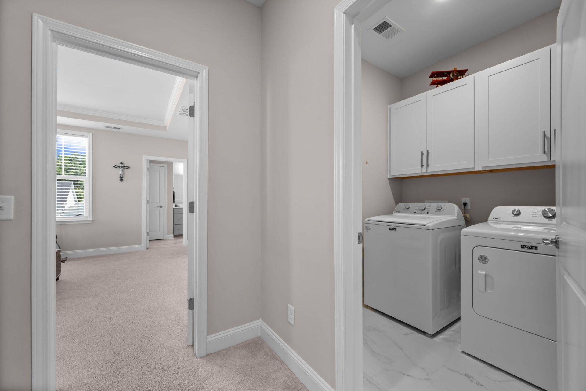 670 Blueway Avenue Photo 37
