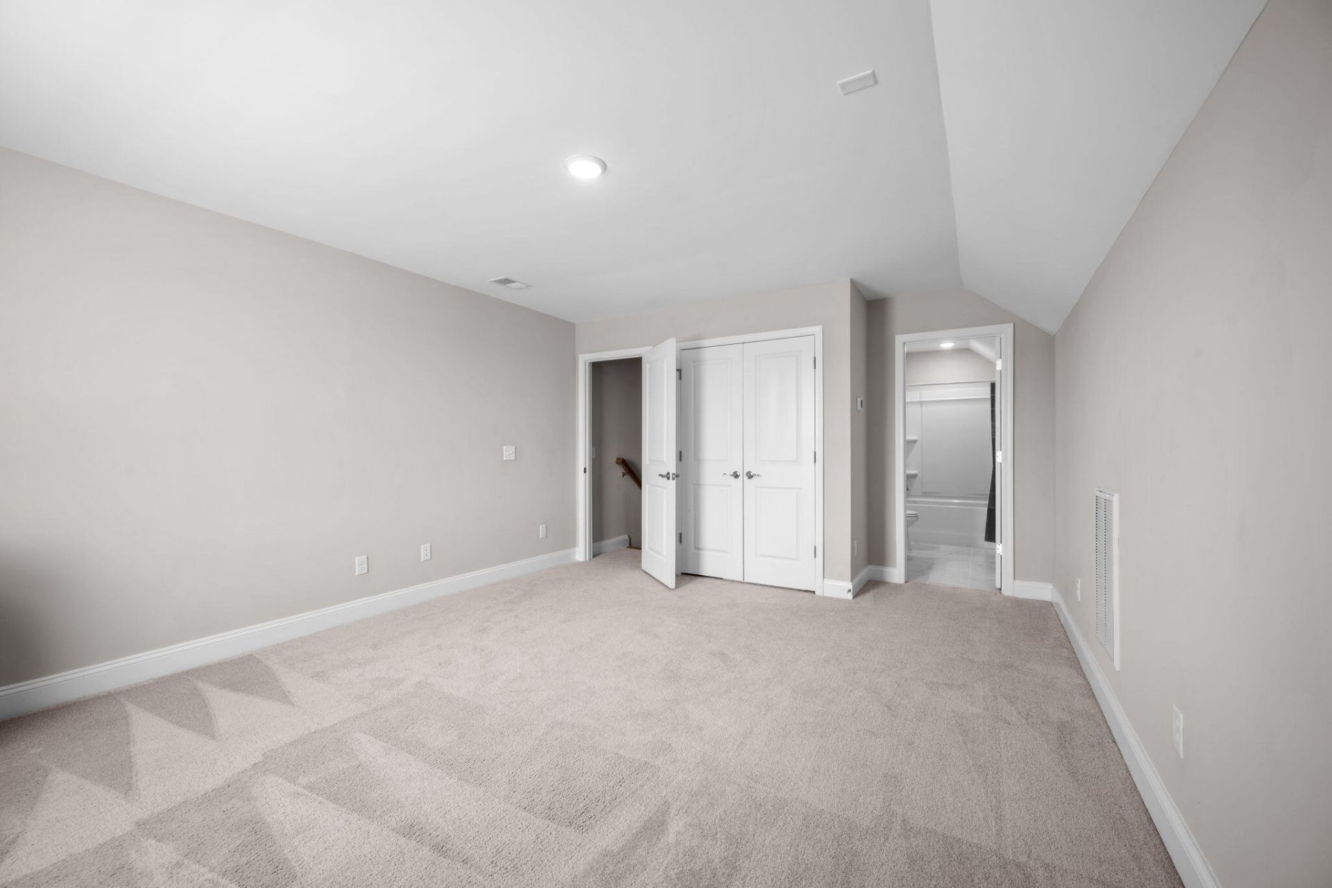 670 Blueway Avenue Photo 47