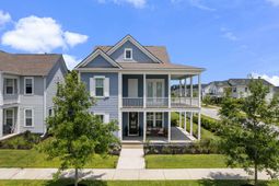 670 Blueway Avenue photo 4