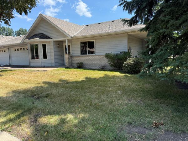 659 Belland Avenue, Vadnais Heights, MN 55127