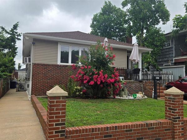 465 Magnolia Boulevard , Long Beach, NY 11561