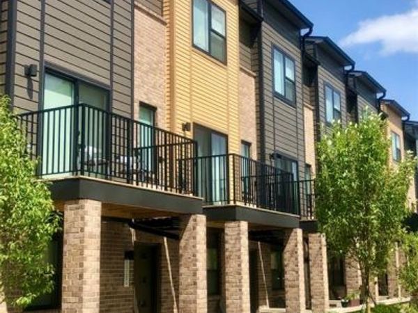 23611 Trailview Lane, Farmington, MI 48336