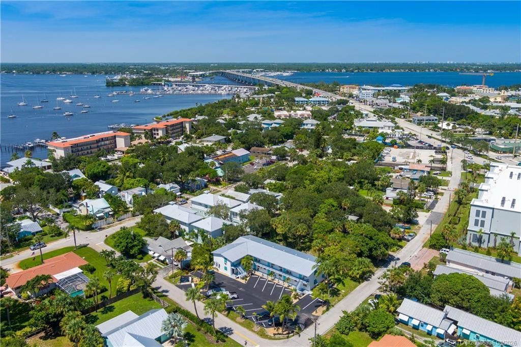 660 SW Bryant Avenue, Unit 10, Stuart, FL 34994 Photo