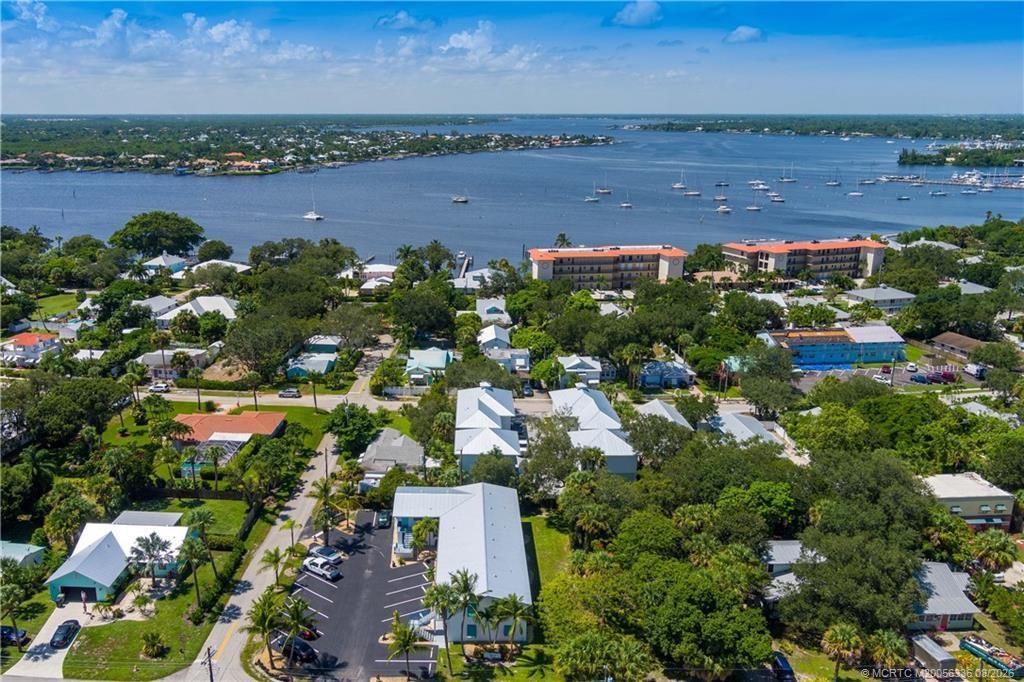 660 SW Bryant Avenue, Unit 10, Stuart, FL 34994 Photo