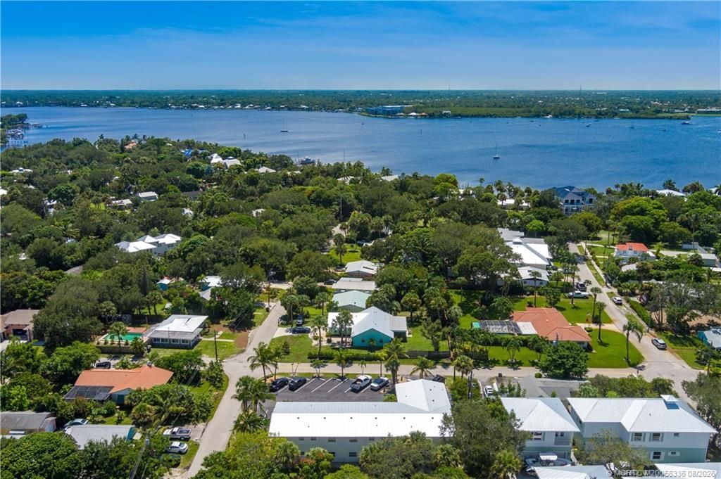 660 SW Bryant Avenue, Unit 10, Stuart, FL 34994 Photo