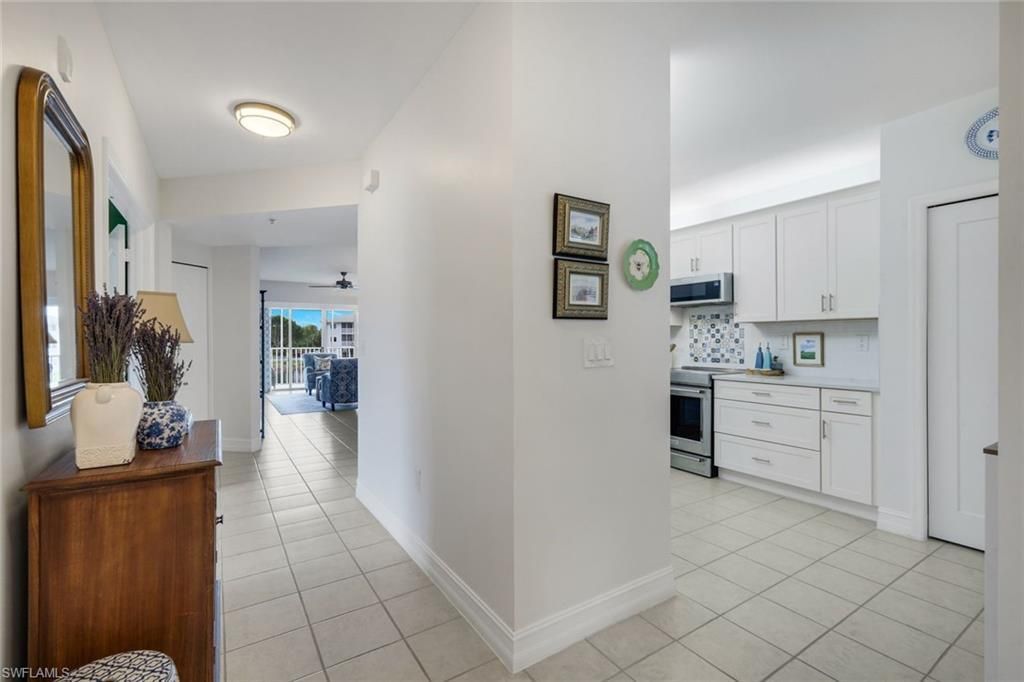 7822 Great Heron Way, Unit 201, Naples, FL 34104 Photo