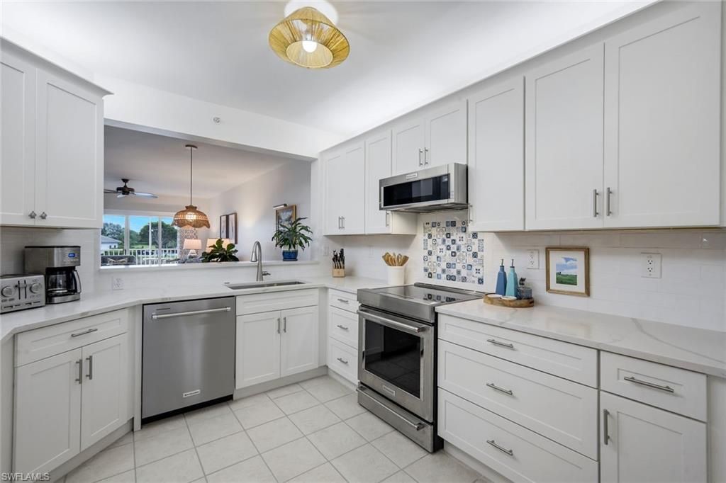 7822 Great Heron Way, Unit 201, Naples, FL 34104 Photo