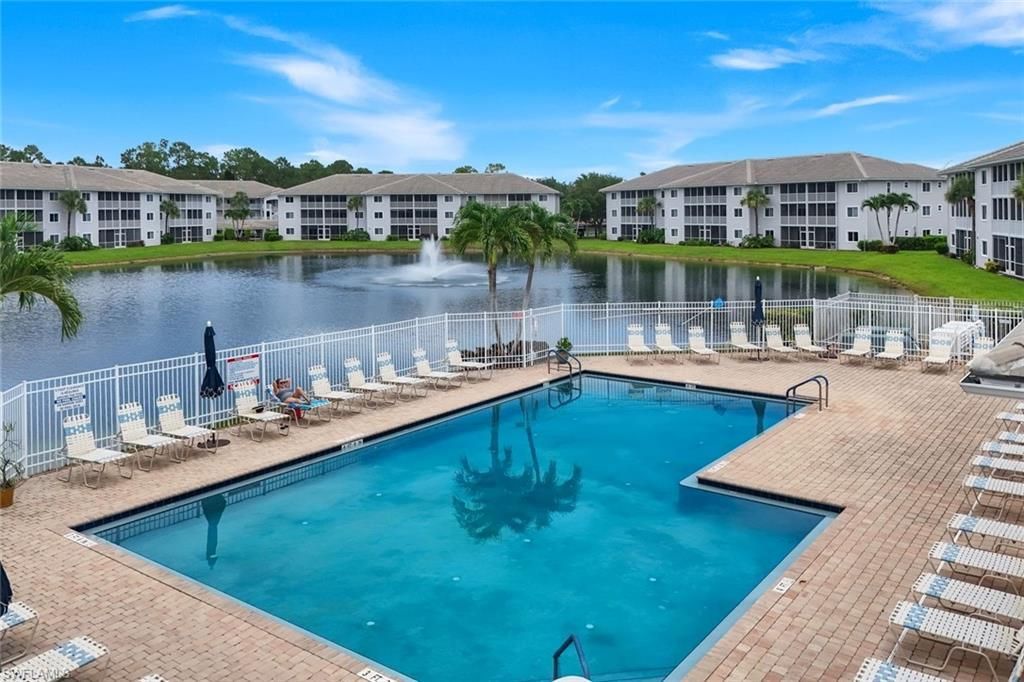 7822 Great Heron Way, Unit 201, Naples, FL 34104 Photo