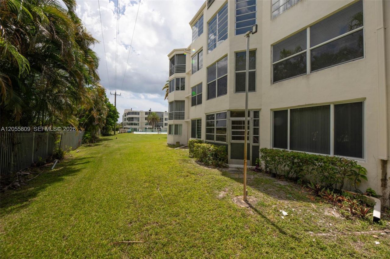 1701 NE 191st St , Unit A103, Miami, FL 33179 Photo