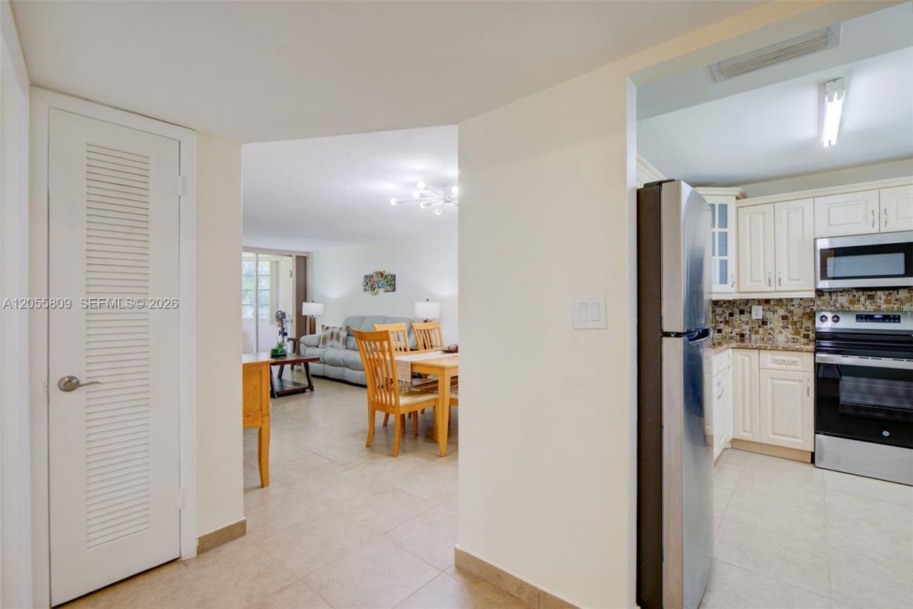 1701 NE 191st St , Unit A103, Miami, FL 33179 Photo