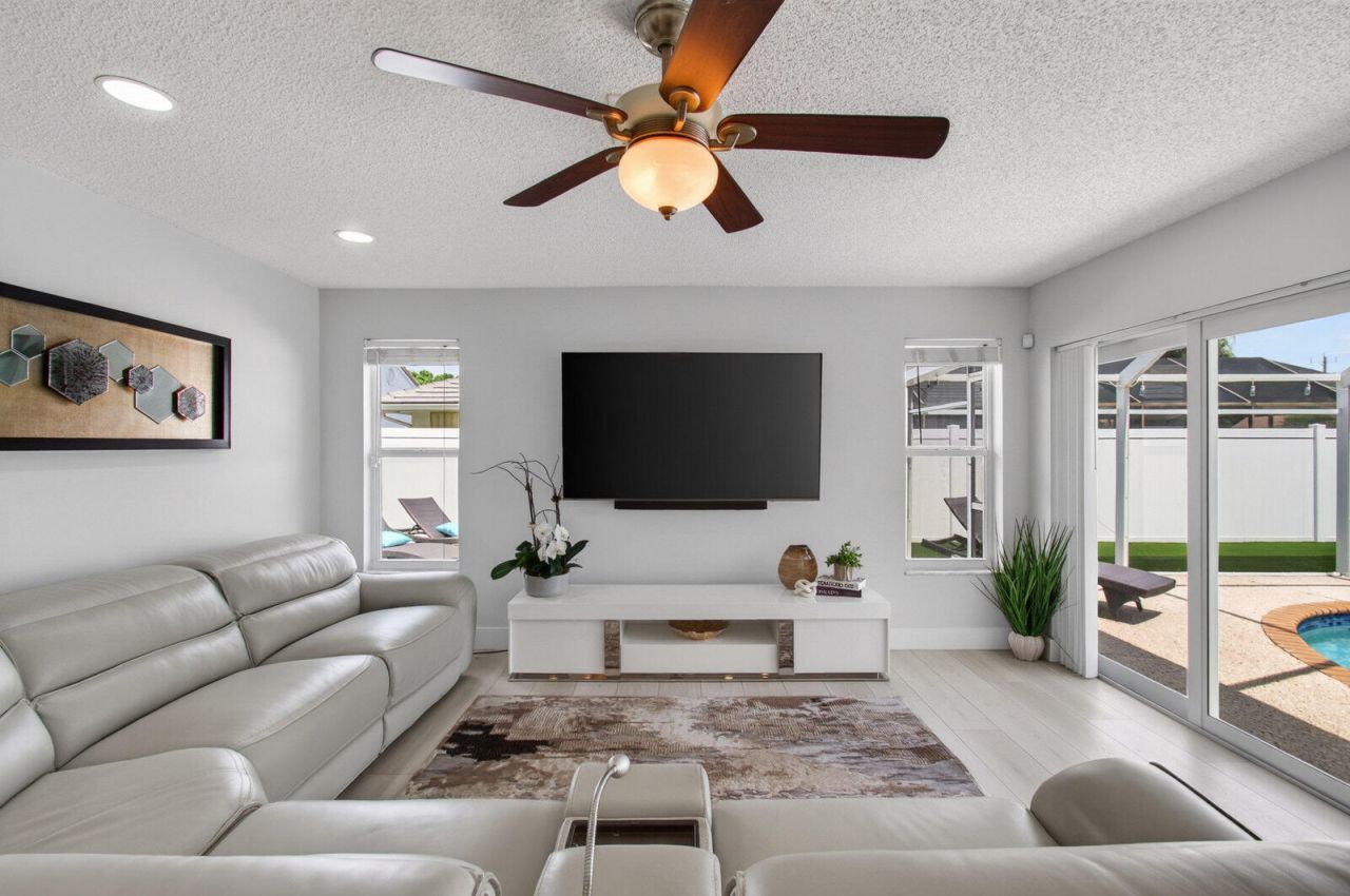22052 Martella Avenue, Boca Raton, FL 33433 Photo