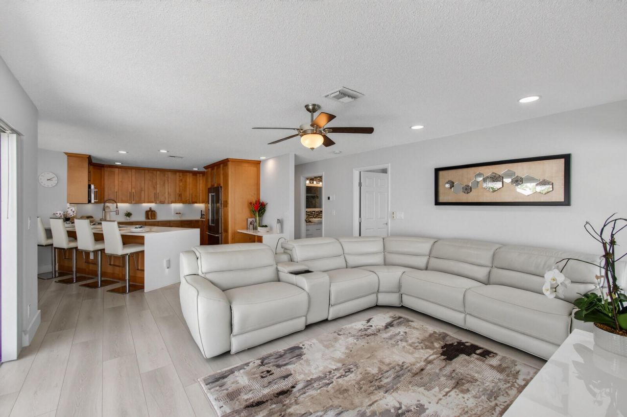 22052 Martella Avenue, Boca Raton, FL 33433 Photo
