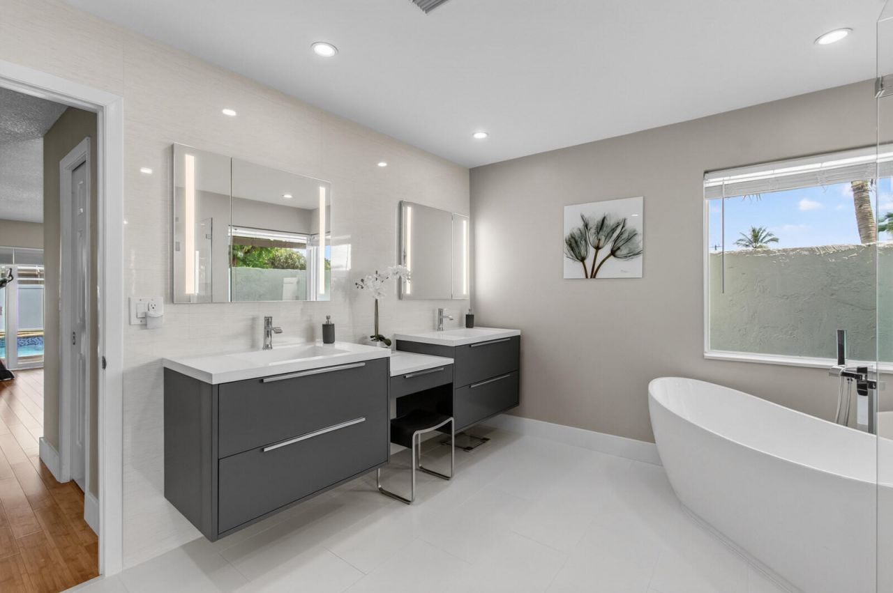 22052 Martella Avenue, Boca Raton, FL 33433 Photo