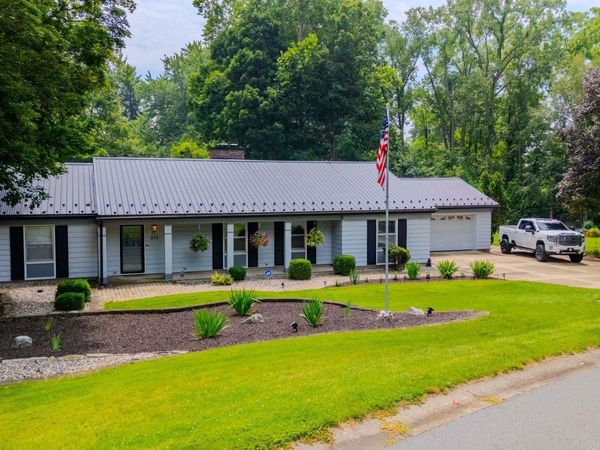 511 Crown Hill Drive E, Wabash, IN 46992