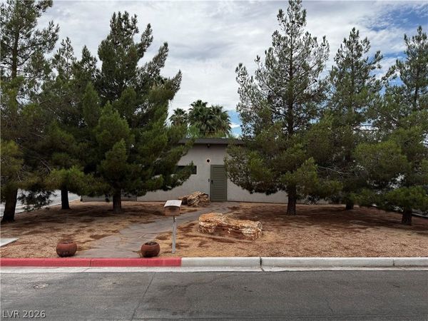 336 Arnold Street , Las Vegas, NV 89106