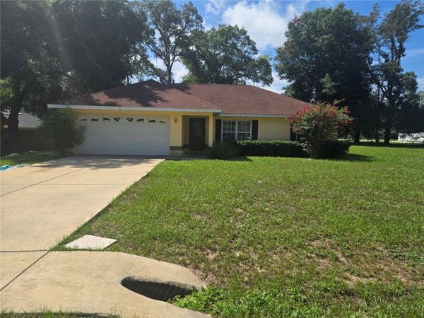 31 PINE CIRCLE , OCALA, FL 34472